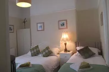 هتل Caledonia Guest House