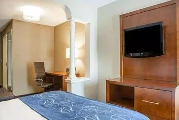 فندق Comfort Suites West Warwick  Providence