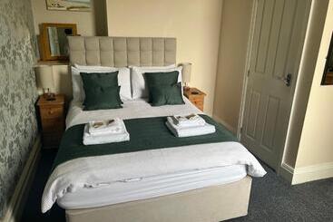 فندق The Promenade Guest House