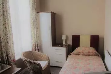 The Briary Hotel - Guest House