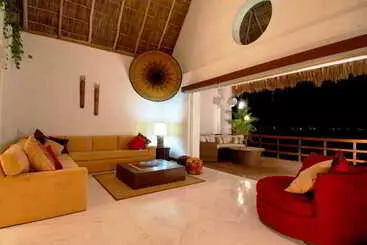 ビラホテル Kovay Gardens