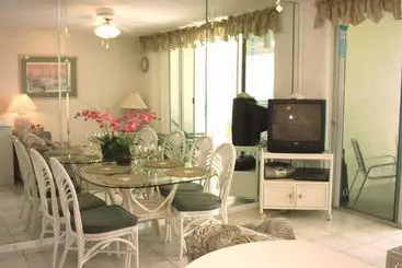 Apollo On The Beach Resort