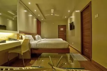 Hotel Collection O 39209 Cine City