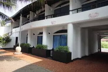 בית מלון כפרי Dalawella Beach Resort