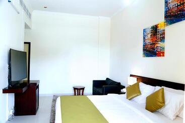 Отель Grand Square