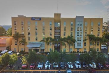فندق City Express By Marriott Puebla Finsa