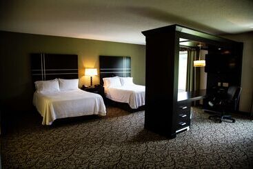 Отель Hampton Inn & Suites Sharon