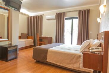 هتل Amadora Palace