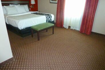 ホテル Americas Best Value Inn   Gun Barrel City