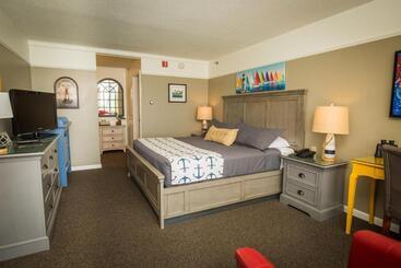 فندق Strawberry Hill Seaside Inn