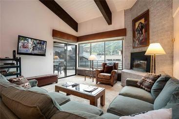 דירה Gondola Square Condominiums