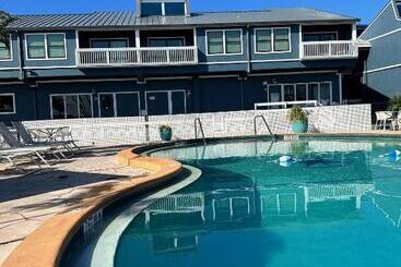 Resort The Suites At Fishermen S Village   2 Bedroom Suites