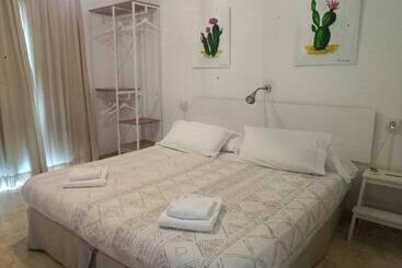 La Moraga De Poniente Malaga Hostel