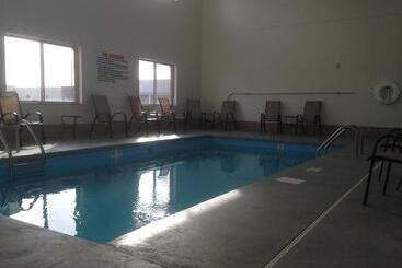 The Edgewood Hotel And Suites