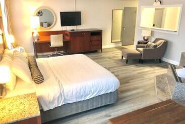 The Grand Hotel Spindletop