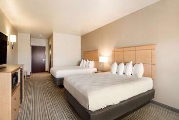 فندق Best Western Shelby Inn & Suites