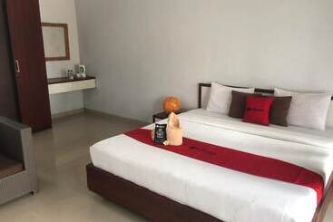 酒店 Reddoorz Near Jimbaran Beach 2