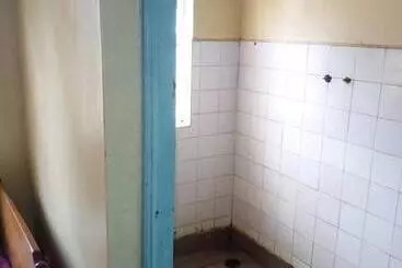 Hotelli At Ease Guest House