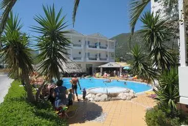 Lefko Hotel & Apartments