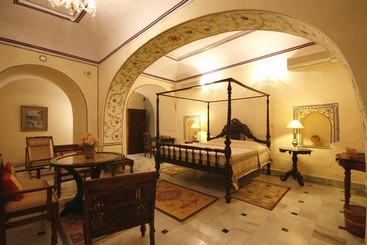 ホテル Indra Vilas