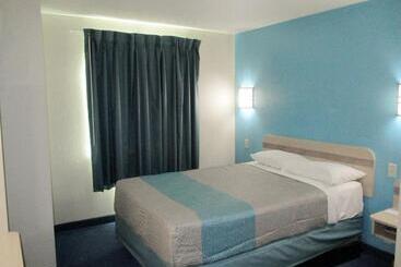 ホテル Baymont By Wyndham Kingdom City