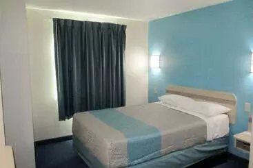 호텔 Baymont By Wyndham Kingdom City