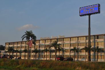 Отель The Economy Inn