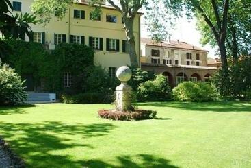 ベッドアンドブレックファースト Le Notti In Villa