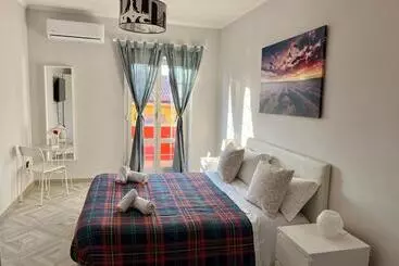 تختخواب و صبحانه Hangar Inn