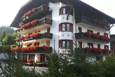 מלון דירות Landhaus Klausnerhof Hotel Garni