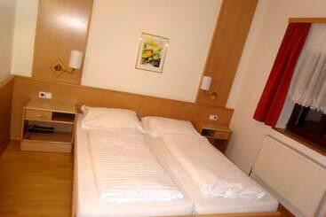 Hotelli Gasthof Pöchhacker