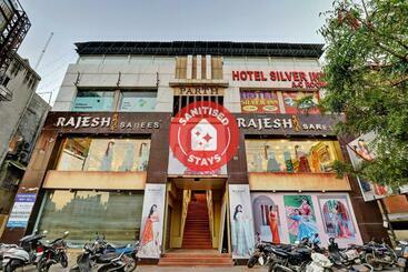 Hotel Collection O 83963  Silver Inn