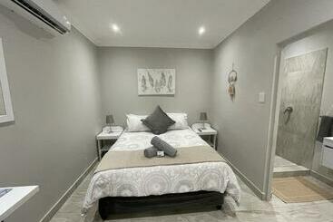 Pension (Hôtel basse catégorie) Guest House On Gillian Unit 4