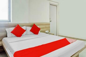 Hotel Oyo Flagship 83987 Hariprasad Lodge