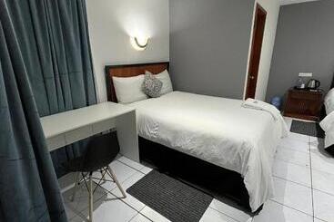 Accel Hotel La Quinta