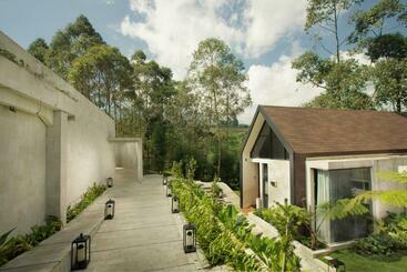 Hôtel Sunsetfalls Gardens And Resort