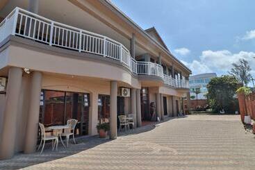 Dolphin Coast B&b / Self Catering