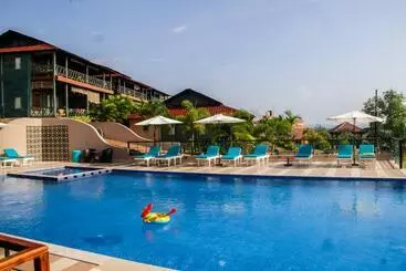 Hotel Oxygen Resorts Morjim, Goa