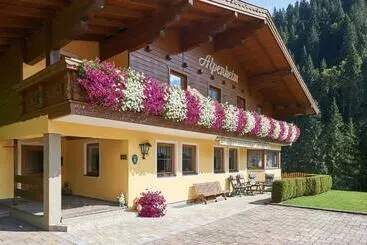 پانسیون Haus Alpenheim