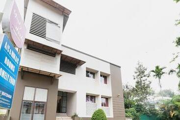 Pension (Hôtel basse catégorie) Oyo 78243 Vedica Home Stays