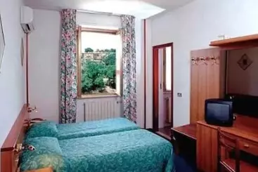 Отель Easy Siena