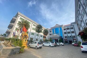 Rock Royal Hotel & Resort