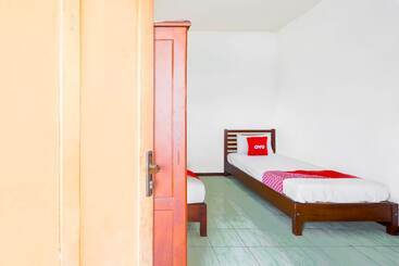 Hotel Oyo 90843 Vip Syariah Jemur Andayani