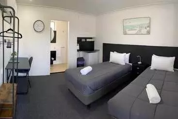 The Seaview Tavern Motel