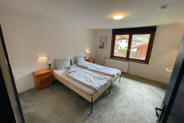 Schronisko Backyard Mountain