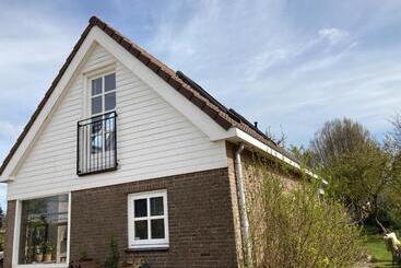 Bed and Breakfast Bboosterweg3 Studio   Free Private Parking