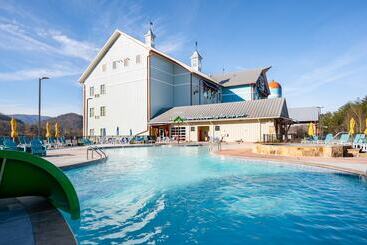 هتل The Lodge At Camp Margaritaville