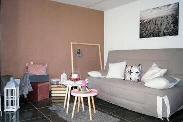 مبيت وإفطار Les Agapanthes Du Frontonnais