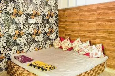 پانسیون Bhoora House