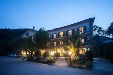 ホテル Albergo Suisse Bellevue